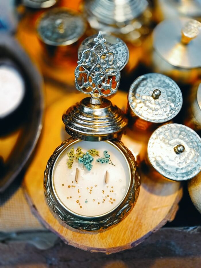 Regalia Ornate Gold Jar Candle - Image 3